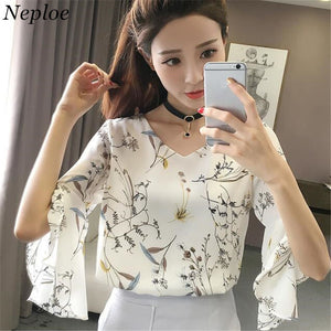 Neploe Floral Shirt V-neck Woman Blouses Tops Half Flare Sleeve Shirts Korean Loose Blouse 2018 Summer New Chiffon Shirts 35483